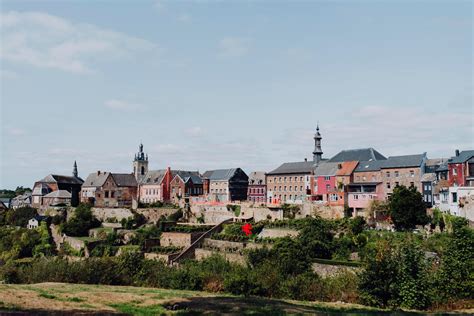 Middeleeuwse stad en hangende tuinen van Thuin